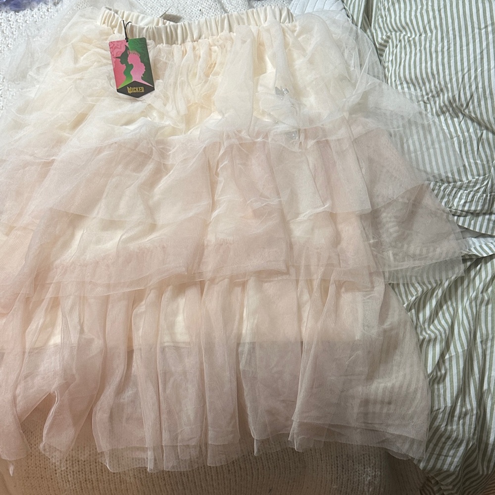 Chic Layered Cream Midi Skirt